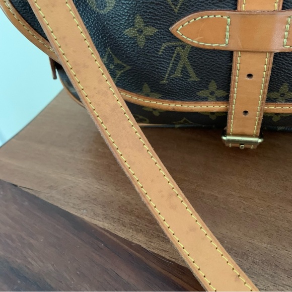 Vintage authentic Louis Vuitton Saumur 30 crossbody - Picture 13 of 16